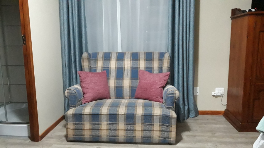 6 Bedroom Property for Sale in Aalwyndal Western Cape